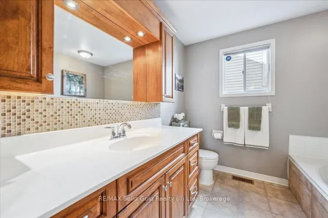 Additional image 21 of 5 Quinte Cres