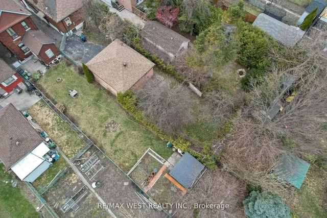 Additional image 26 of 661 Beresford Ave