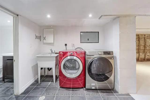 Additional image 15 of 63 Guthrie Ave