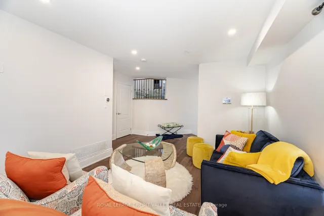 Additional image 10 of 2 Bramoak Cres