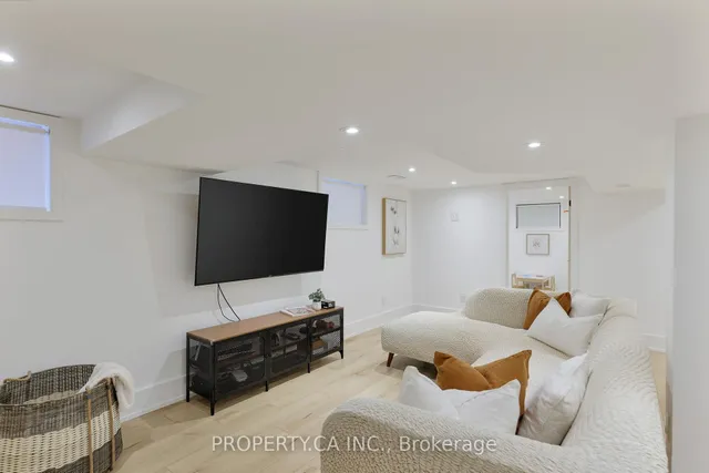Additional image 14 of 68 Frankdale Ave