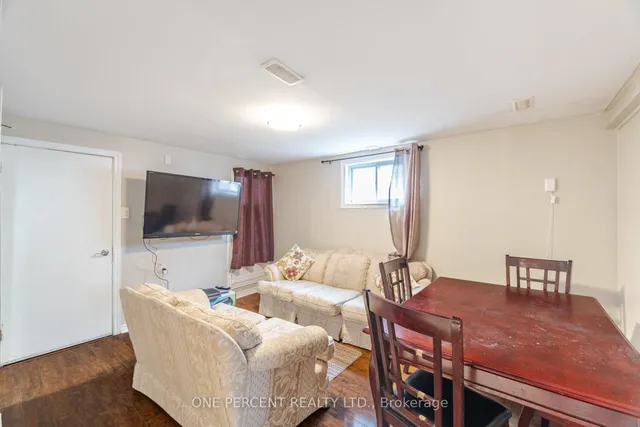 Additional image 36 of 41 Davelayne Rd