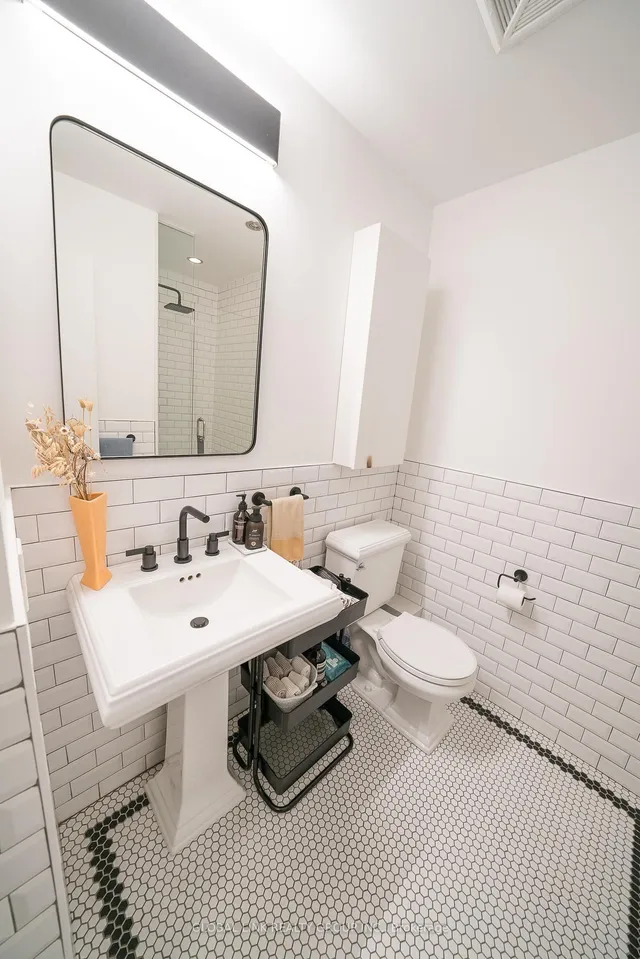 Additional image 14 of 319 Carlaw Ave Unit 306