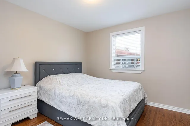 Additional image 17 of 10 Pastrano Crt