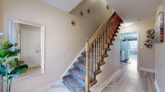 Additional image 19 of 68 Heathcliffe Sq