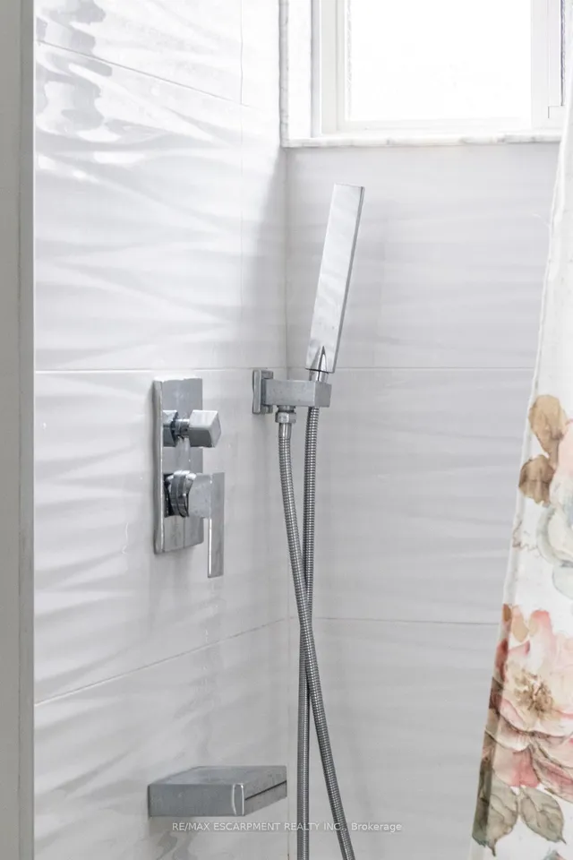 Additional image 38 of 135 ARROWHEAD Dr