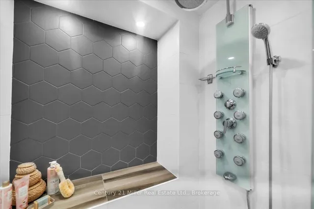 Additional image 32 of 2301 Devon Rd