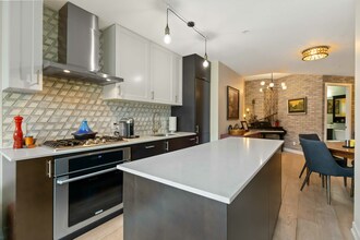 622-38 Howard Park Ave