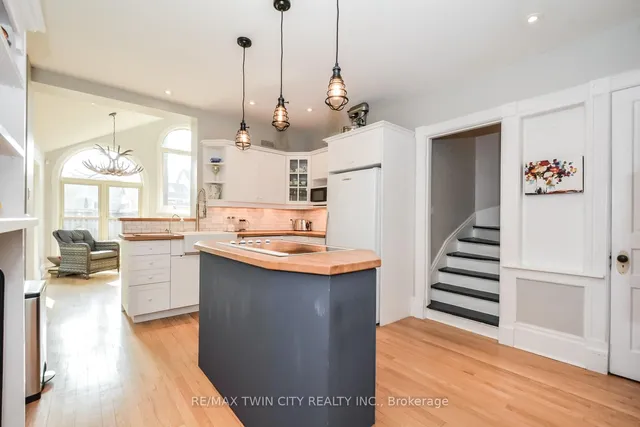 Additional image 13 of 19 Roland St