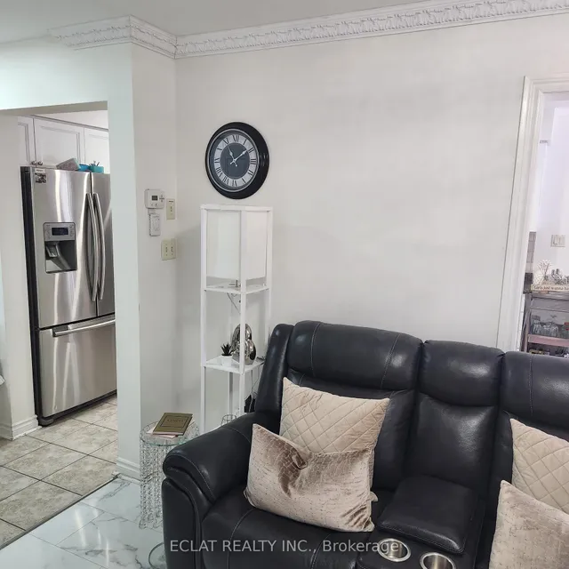 Additional image 11 of 23 Riehm St