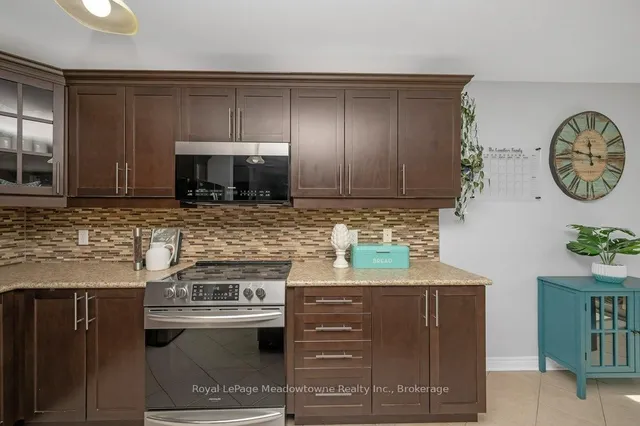 Additional image 23 of 152 Weston Dr