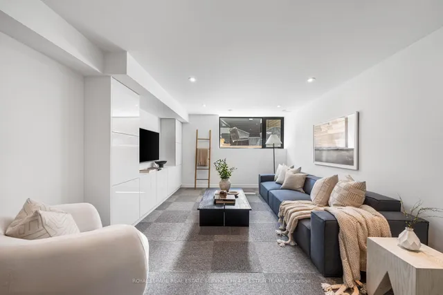 Additional image 36 of 17 Myrtle Ave