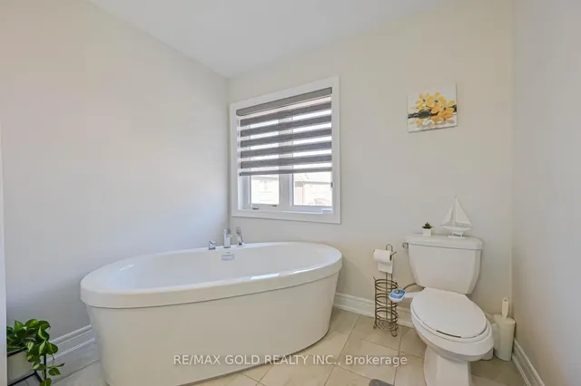 Additional image 30 of 27 Enclave Tr