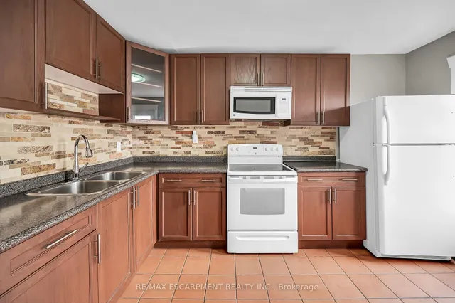 Additional image 27 of 1597 King St