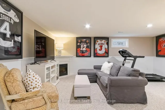 Additional image 4 of 2365 Devon Rd