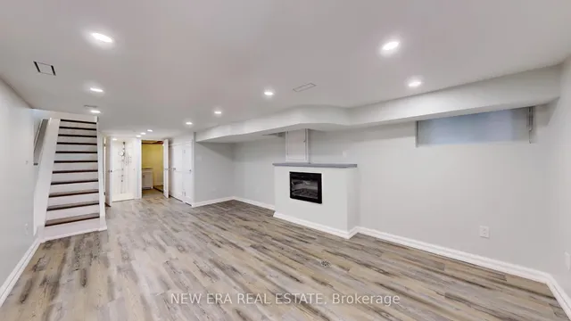 Additional image 28 of 34 Kimbourne Ave