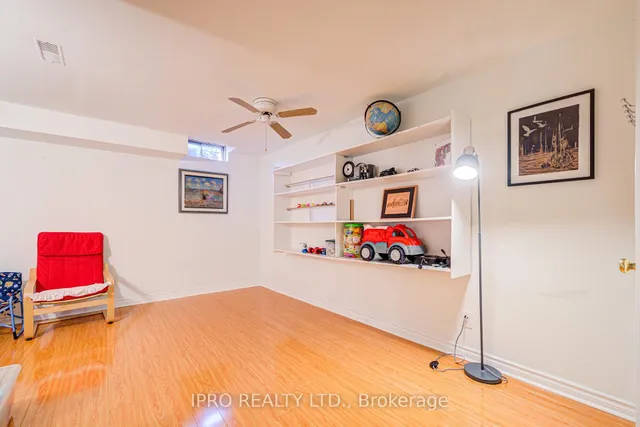 Additional image 35 of 5625 Whistler Cres