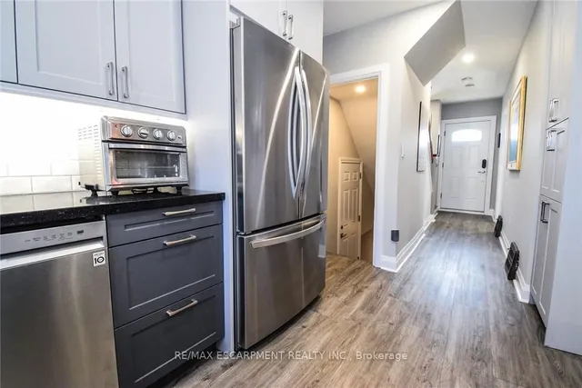 Additional image 16 of 104 Tragina Ave
