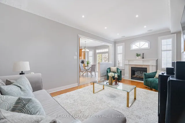 Additional image 16 of 18 Armani Lane