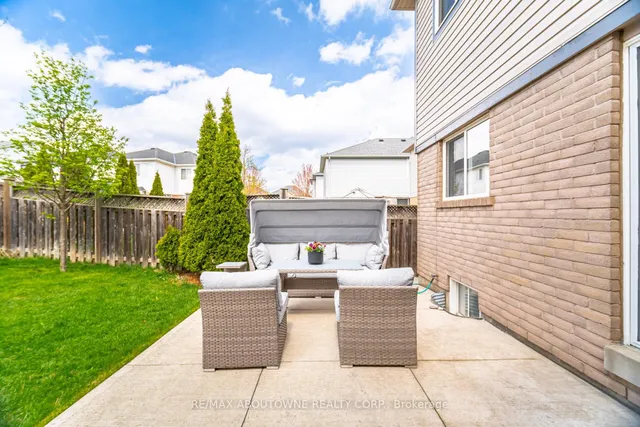 Additional image 45 of 1046 Holdsworth Cres