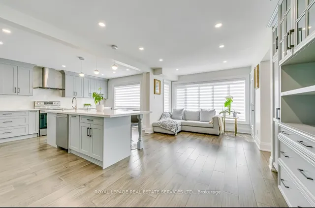 Additional image 10 of 1097 Grandeur Cres