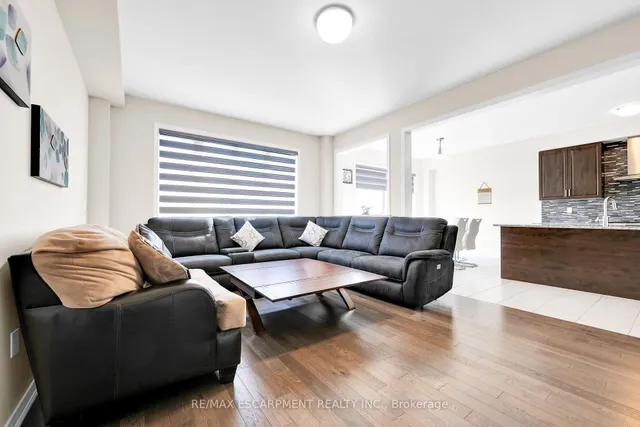 Additional image 22 of 12 Midhurst Hts