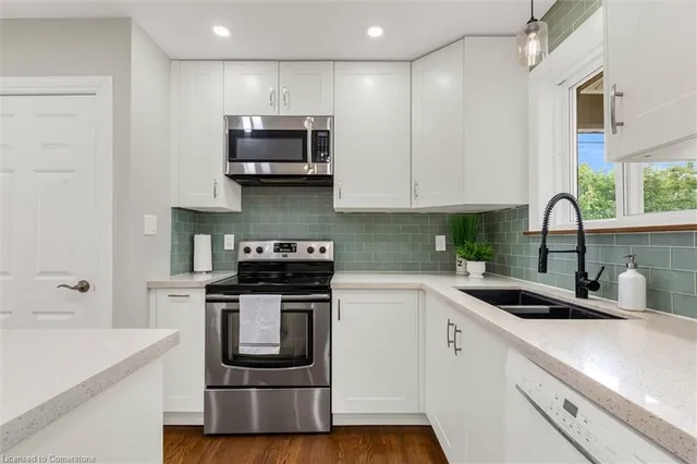 Additional image 10 of 14 Carousel Ave