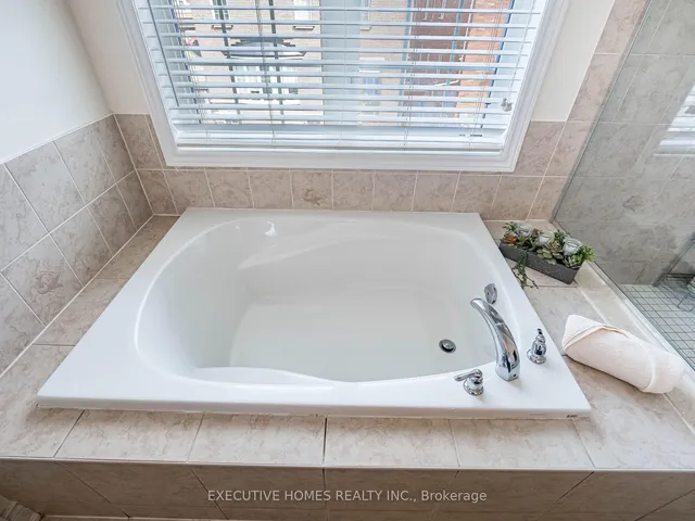 Additional image 23 of 1 Orangeblossom Tr