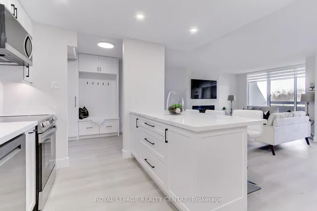 Additional image 11 of 362 The East Mall N/A Unit 304