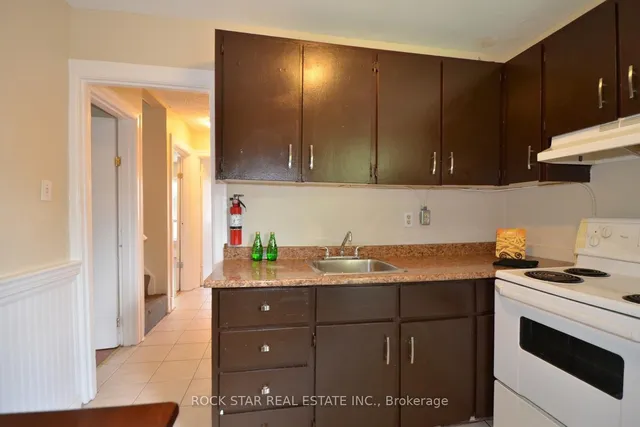 Additional image 28 of 58 Erie Ave