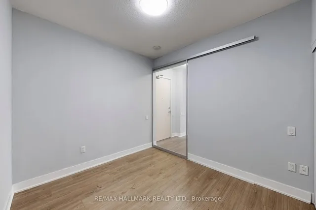 Additional image 23 of 30 Roehampton Ave Unit 418