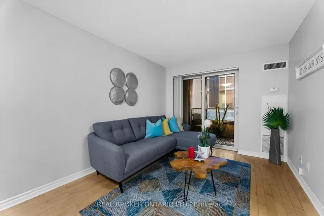 Additional image 15 of 250 Wellington St Unit 1227