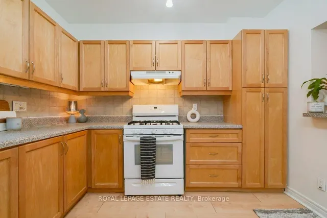 Additional image 11 of 923 Greenwood Ave