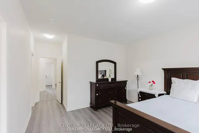 Additional image 31 of 180 Agro St