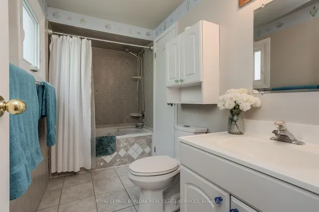 Additional image 17 of 2383 Cotswold Cres