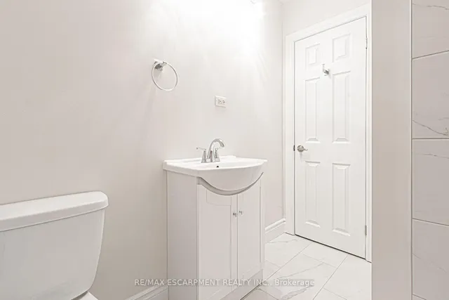 Additional image 18 of 18 MILES St