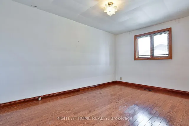 Additional image 9 of 8 Edison Circ