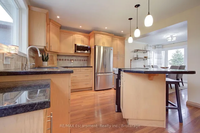 Additional image 22 of 1517 Norwood Ave