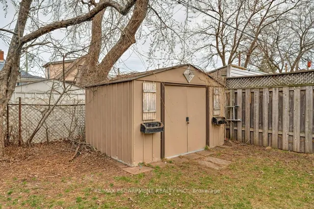 Additional image 35 of 89 Albany Ave