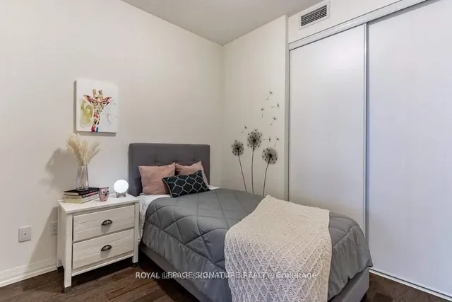 Additional image 10 of 460 Adelaide St Unit 725