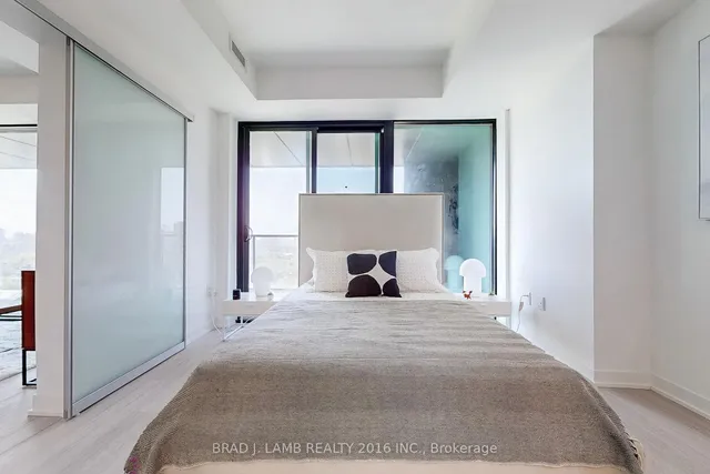 Additional image 16 of 195 McCaul St Unit 1302