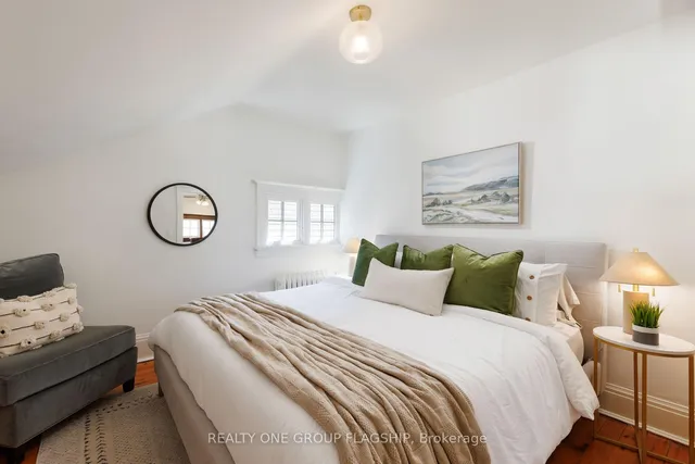 Additional image 38 of 69 Victoria Park Ave