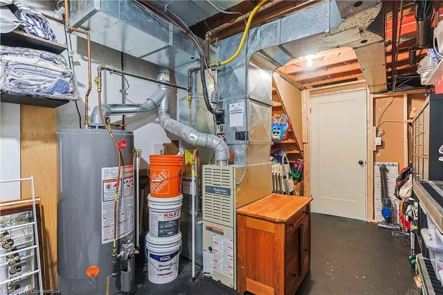 Additional image 34 of 5475 Lakeshore Rd Unit 54