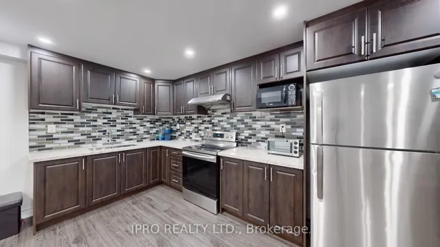 Additional image 43 of 28 Troyer St