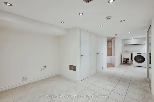 Additional image 30 of 192 Coxwell Ave