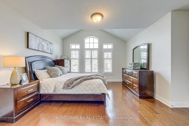 Additional image 31 of 3232 Larry Cres