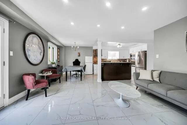 Additional image 12 of 707 Upper Wentworth St