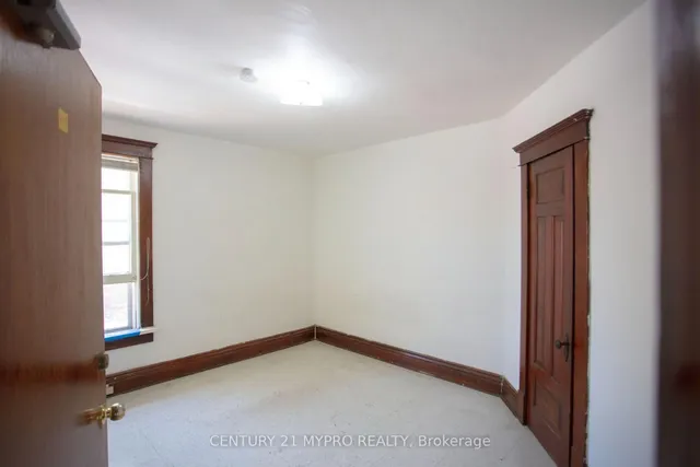 Additional image 14 of 35 Huron St