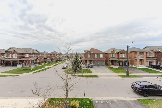 Additional image 43 of 35 Amaranth Cres