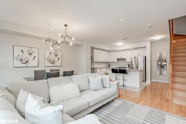 Additional image 9 of 3048 Silvertip Common Common